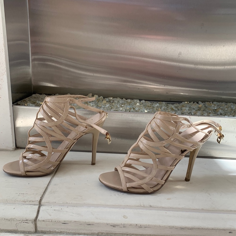 Guess Strappy with side buckle